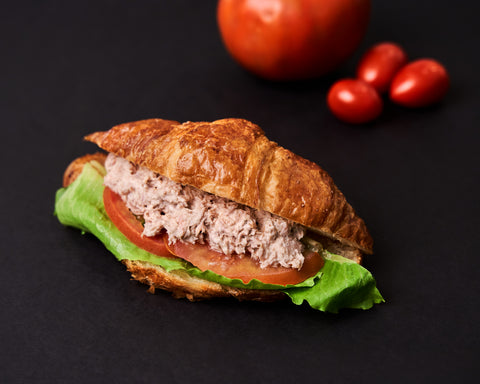 croissant con atún